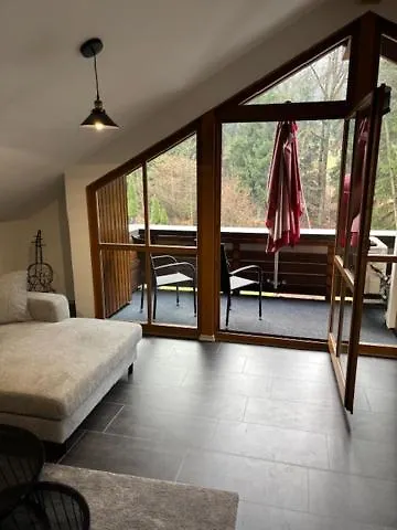 Waldrandloft ديغندورف